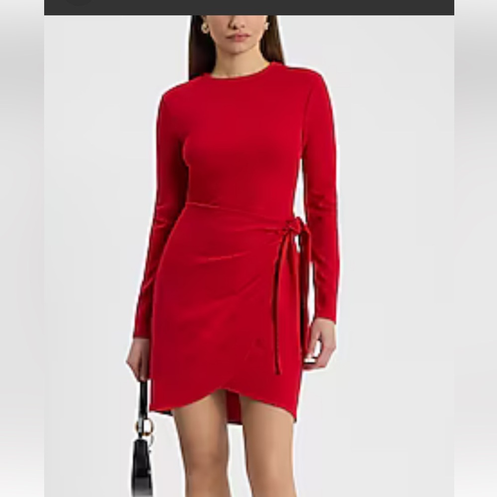 Express Crepe Crew Neck Long Sleeve Tie Wrap Mini Sheath Dress. XS
Lipstick Red